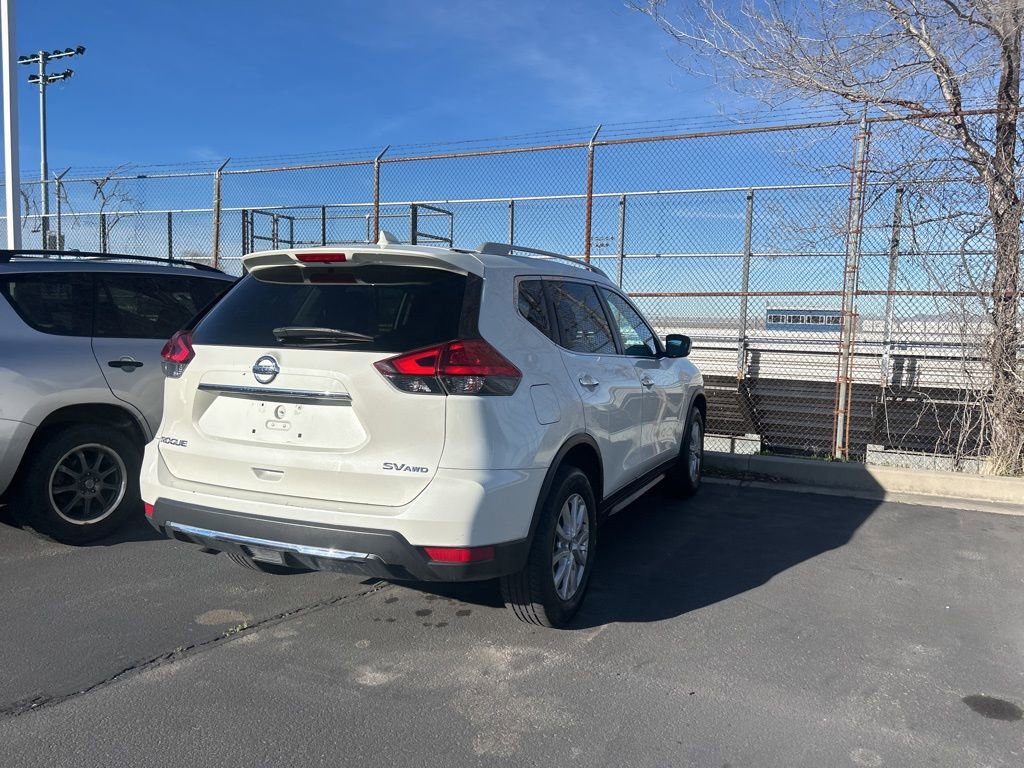 Used 2017 Nissan Rogue SV image 6