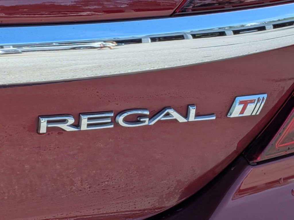 Used 2017 Buick Regal Sport Touring FWD image 9