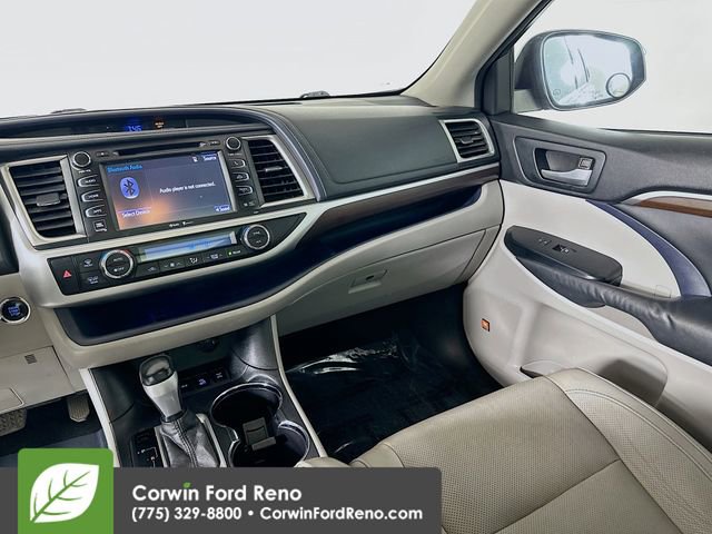 Used 2015 Toyota Highlander Limited Platinum AWD/4WD image 24