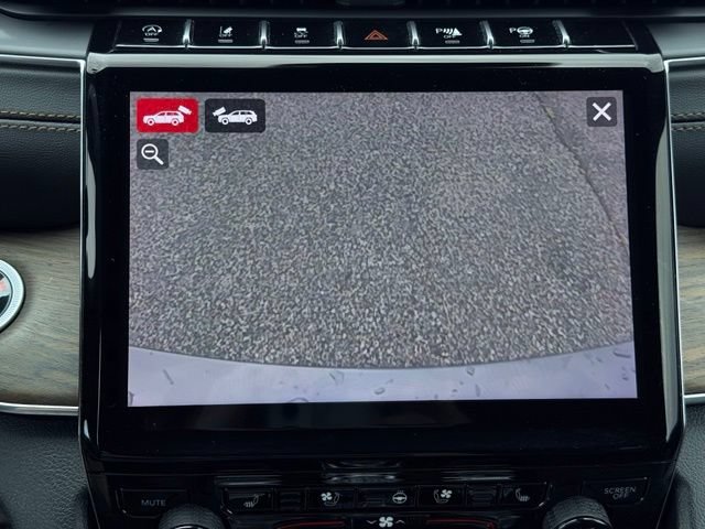 Used 2025 Jeep Grand Cherokee Summit AWD/4WD image 45