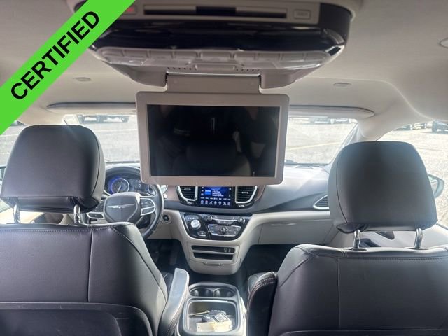 Used 2017 Chrysler Pacifica Touring-L FWD image 9