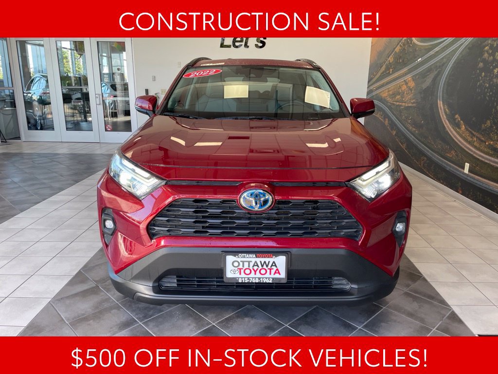 Used 2022 Toyota RAV4 XLE Premium AWD/4WD image 4