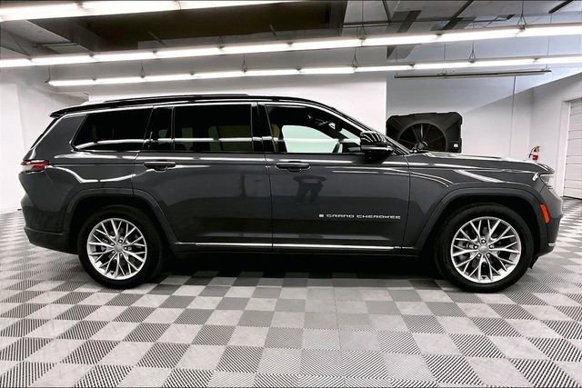 Used 2022 Jeep Grand Cherokee L Summit w/ Advanced Protech Group IV image 15