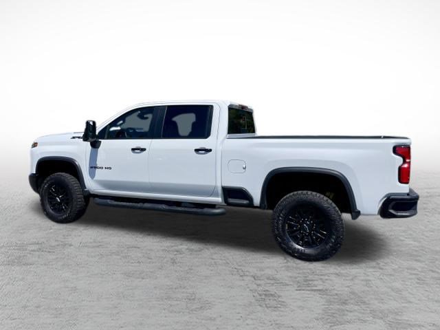 Used 2025 Chevrolet Silverado 2500 ZR2 w/ Technology Package AWD/4WD image 5