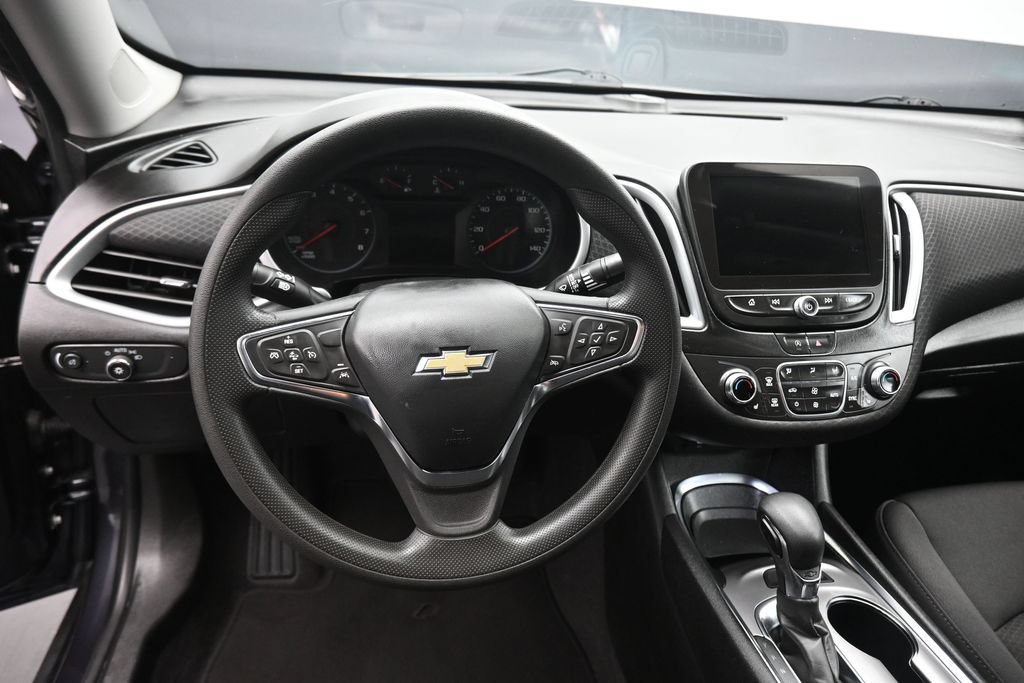 Used 2023 Chevrolet Malibu LT FWD image 14