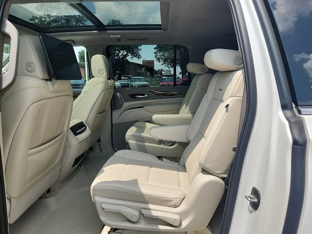 Certified 2024 Cadillac Escalade ESV Premium Luxury Platinum AWD/4WD image 10