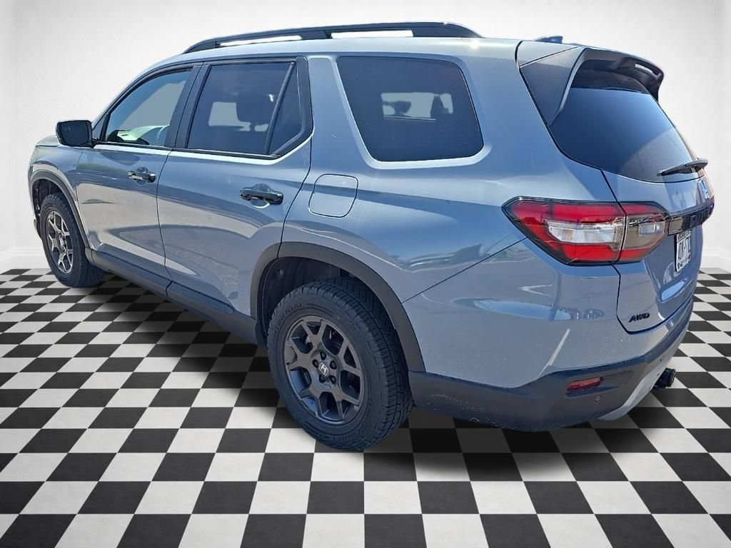 Used 2025 Honda Pilot TrailSport image 31