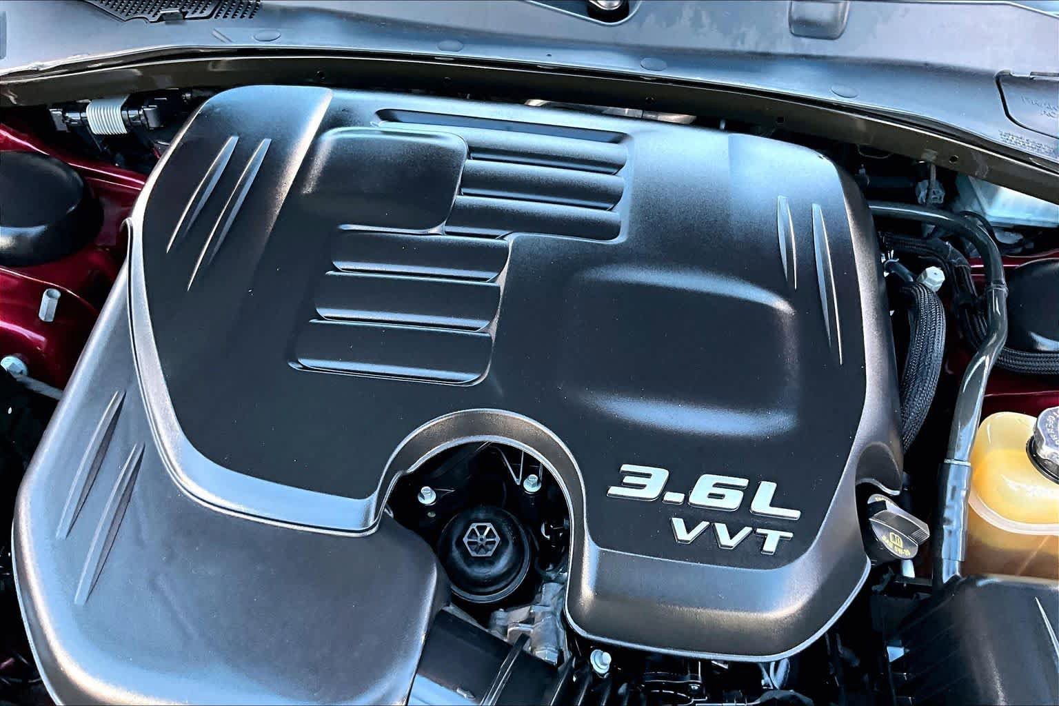 Used 2019 Dodge Charger SXT w/ Blacktop Package RWD image 33