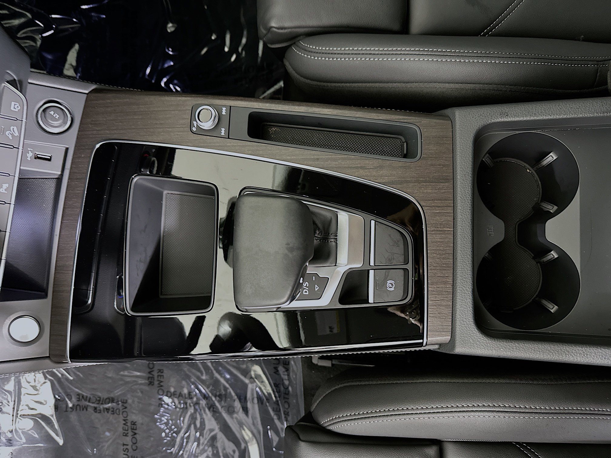 Used 2024 Audi Q5 e Premium Plus w/ Premium Plus Package image 22