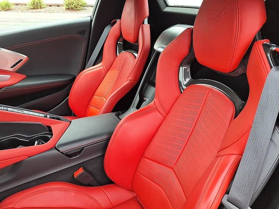 Used 2024 Chevrolet Corvette Stingray Preferred Conv w/ Z51 Performance Package RWD image 16