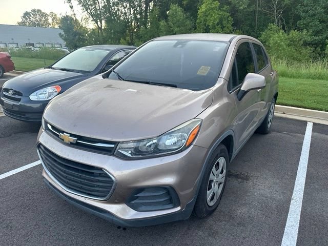 Used 2018 Chevrolet Trax LS FWD image 2