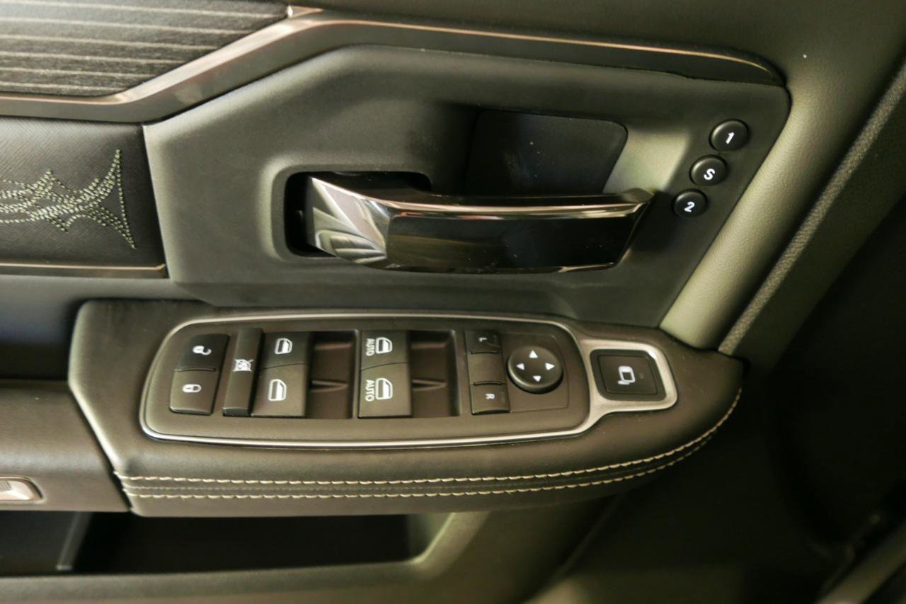 Used 2022 RAM 3500 Limited image 17