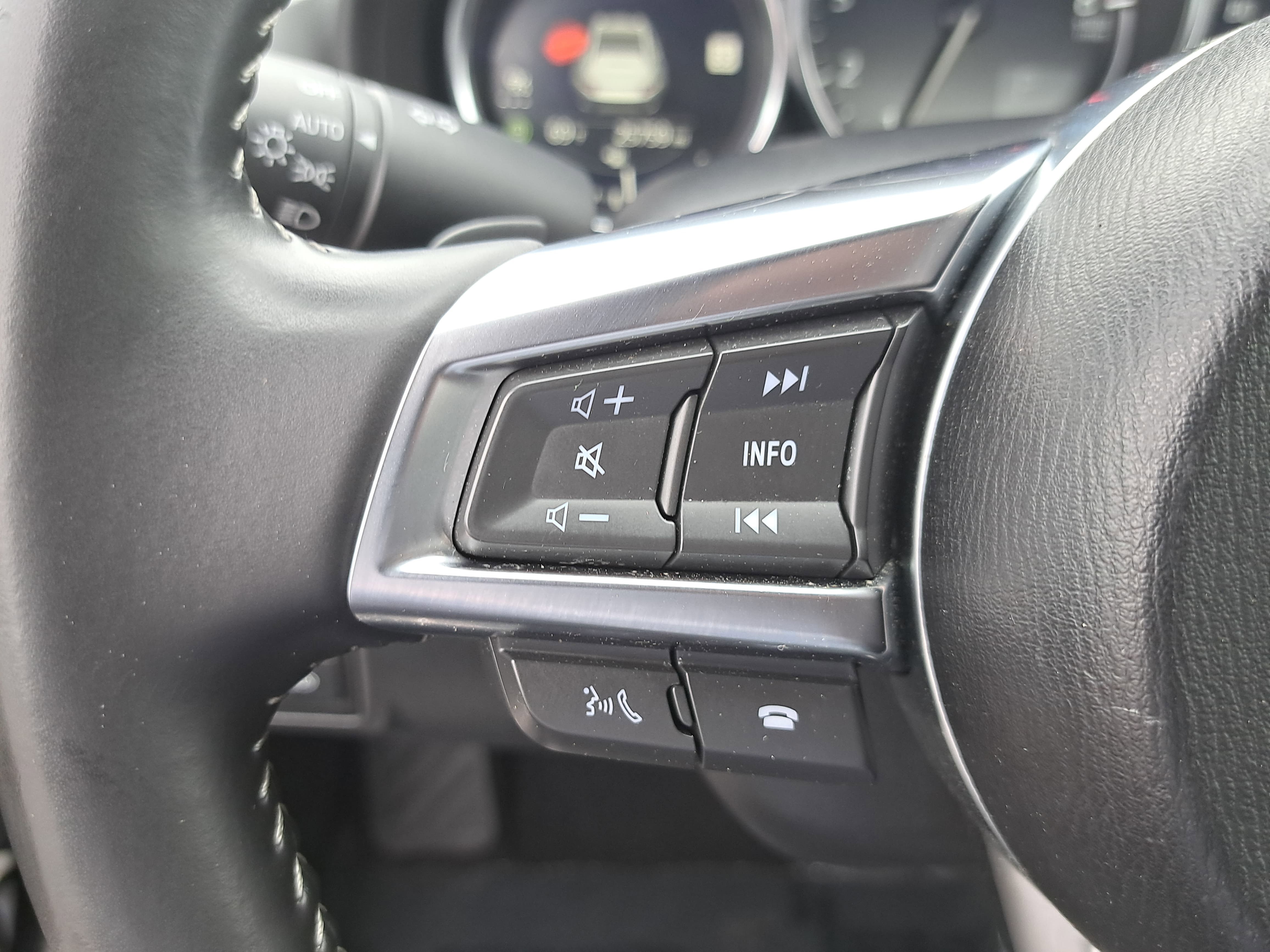 Used 2025 MAZDA MX-5 Miata RF Grand Touring RWD image 14