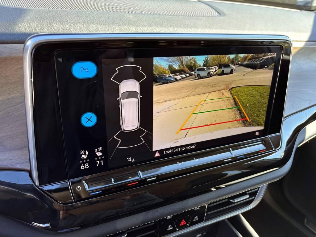 Used 2025 Volkswagen Atlas SE image 21