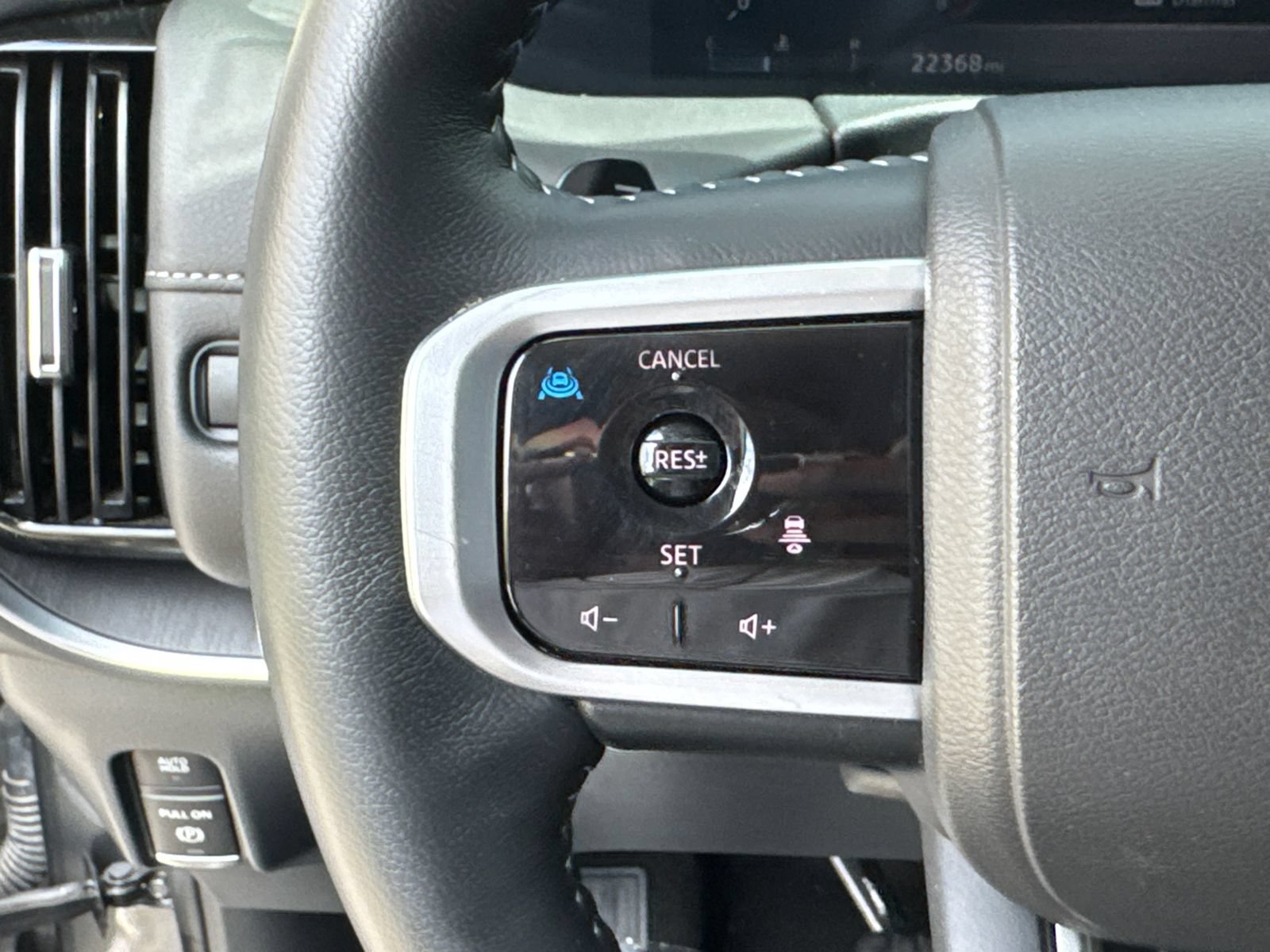 Used 2025 Nissan Armada SV RWD image 25