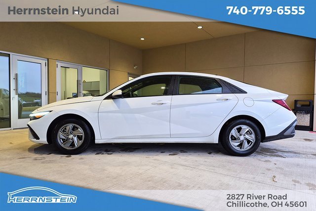 Used 2024 Hyundai Elantra SE image 4