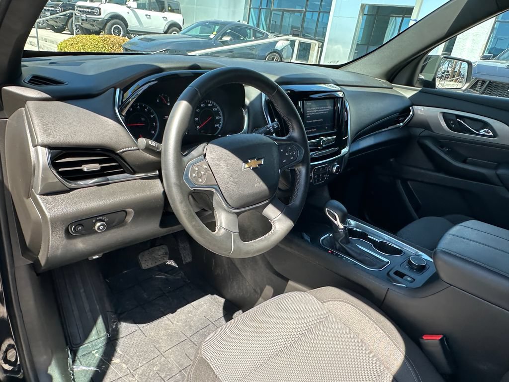 Used 2023 Chevrolet Traverse LT w/ LPO, Cargo Package AWD/4WD image 23