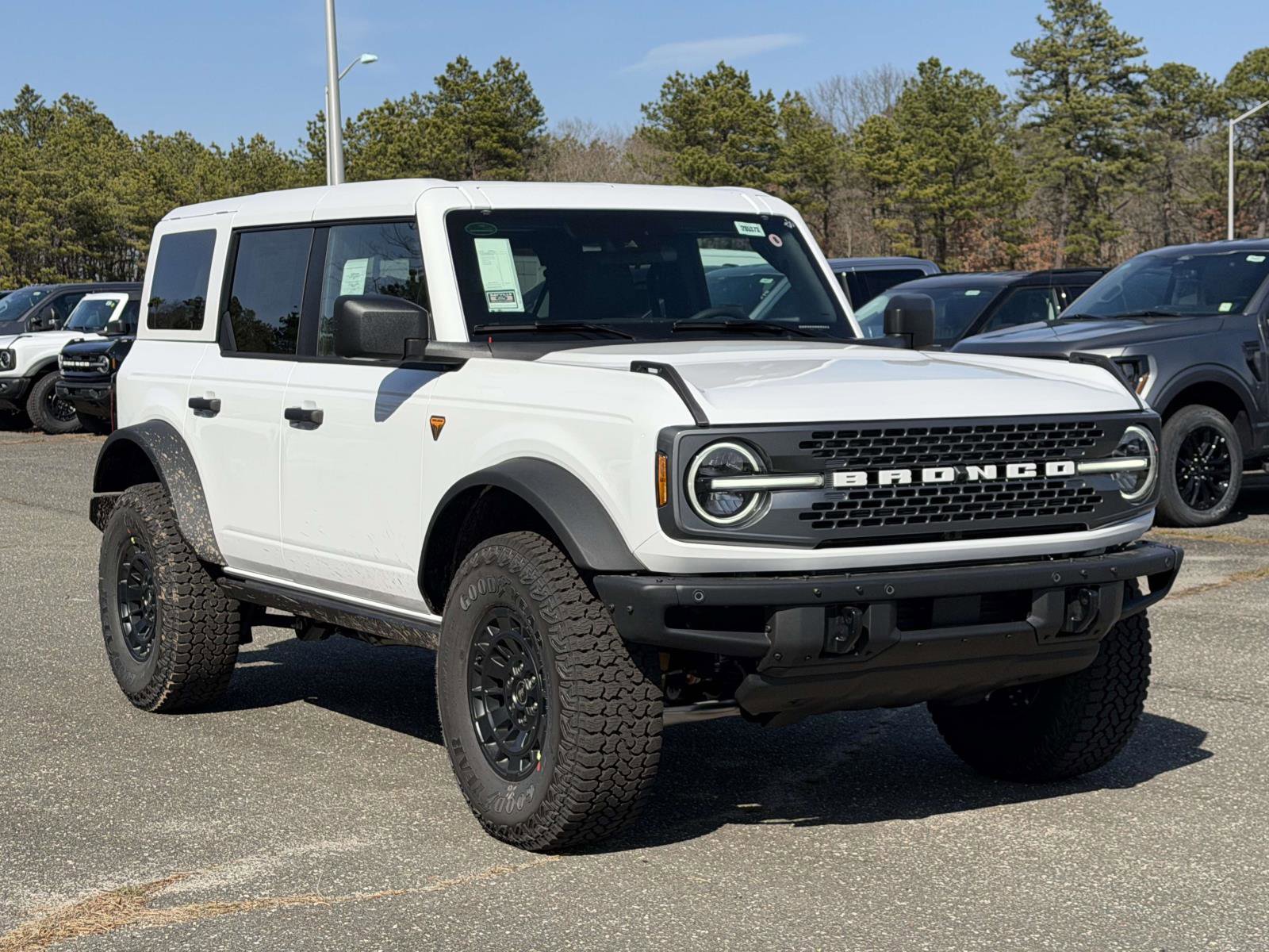New 2026 Ford Bronco Badlands image 2