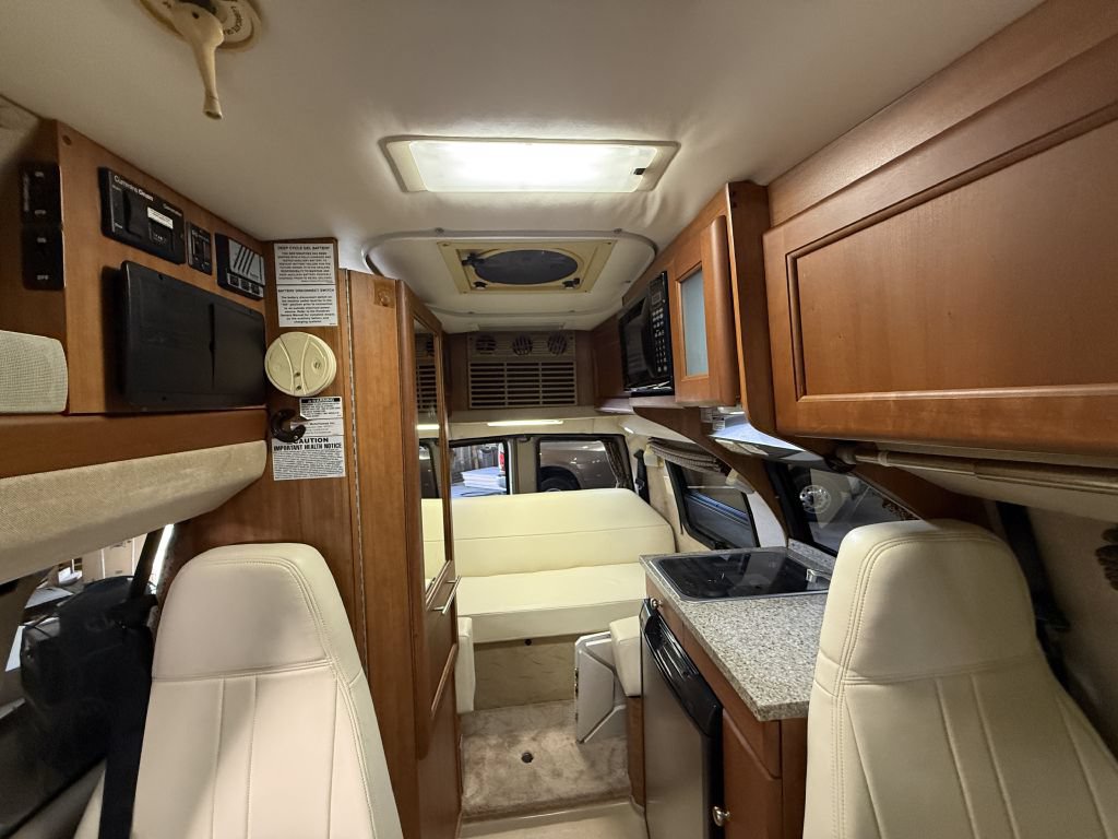 Used 2011 Chevrolet Express 2500 w/ Power Package RWD image 31