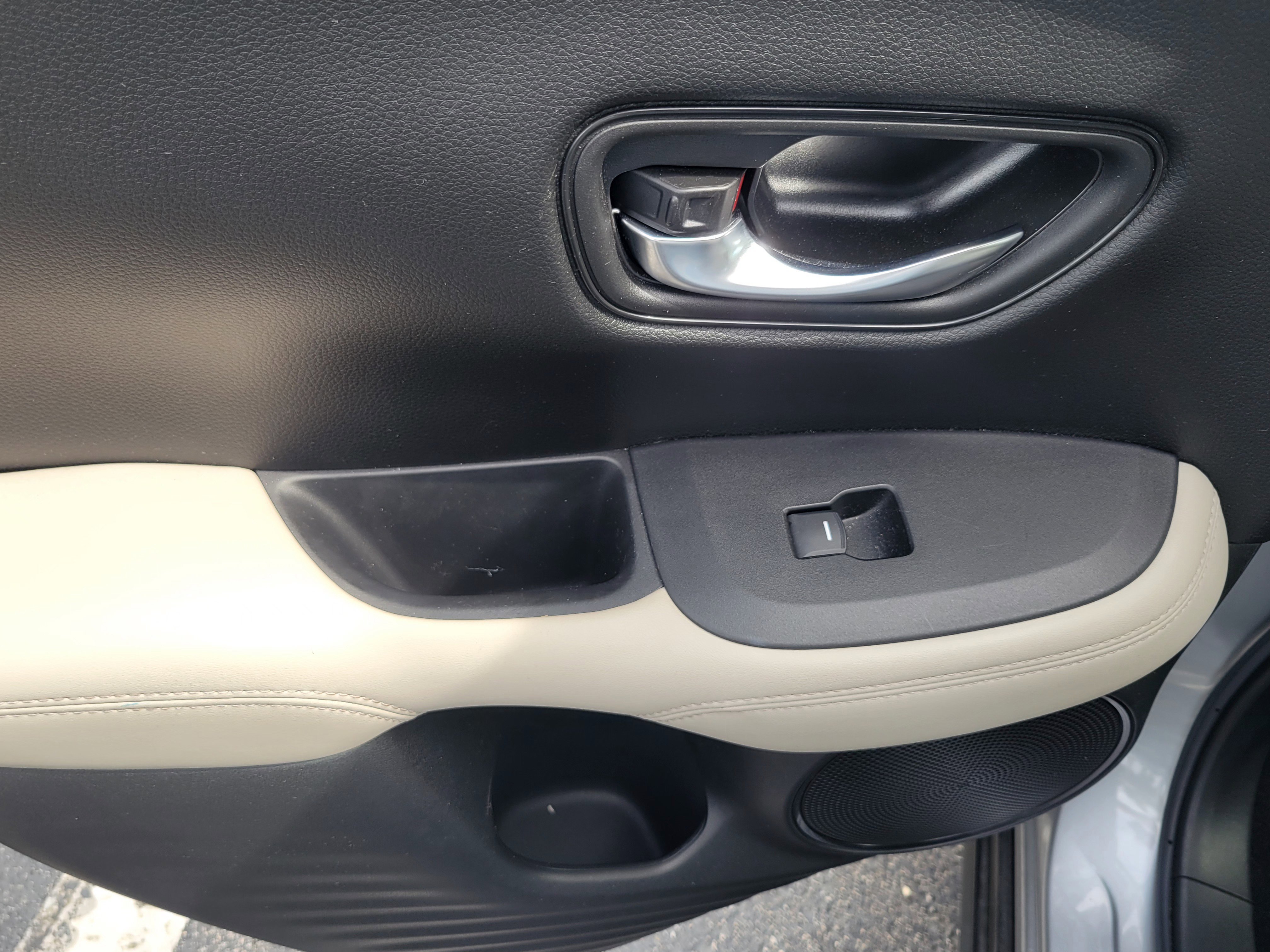 Certified 2023 Honda HR-V LX image 11