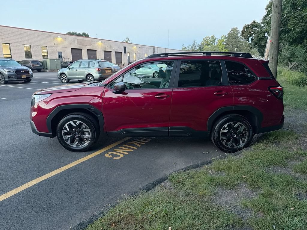 Used 2026 Subaru Forester Premium AWD/4WD image 5