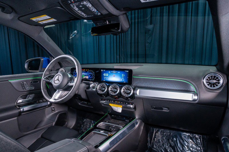 New 2025 Mercedes-Benz EQB 300 4MATIC image 4