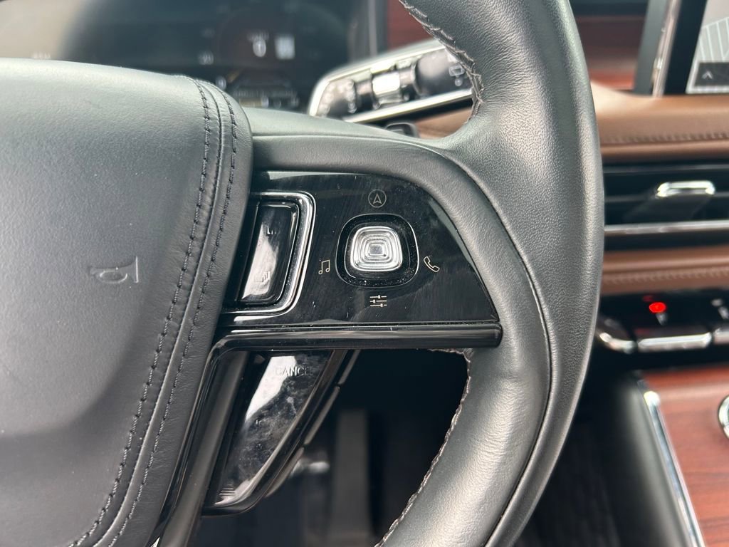 Used 2023 Lincoln Aviator Reserve w/ Equipment Group 201A image 18