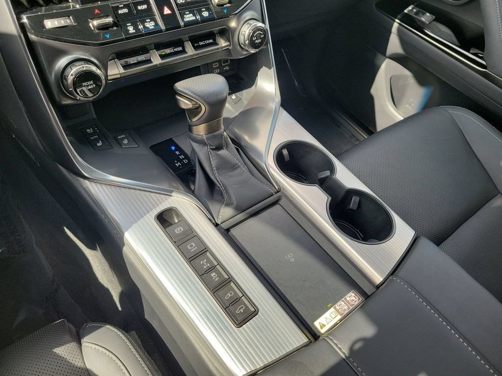 Used 2024 Lexus LX 600 F Sport AWD/4WD image 19
