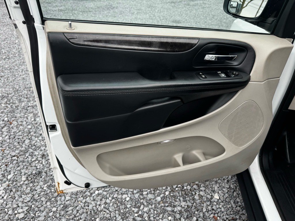 Used 2015 RAM C/V Tradesman FWD image 20