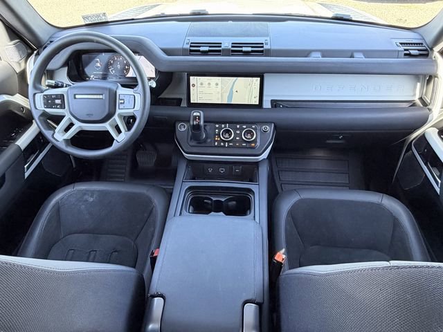 Used 2020 Land Rover Defender 110 SE image 24
