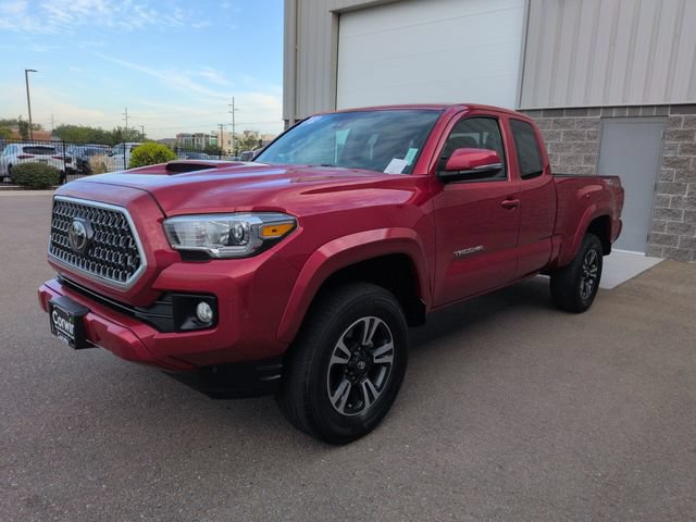 Used 2018 Toyota Tacoma TRD Sport w/ Technology Package AWD/4WD image 7