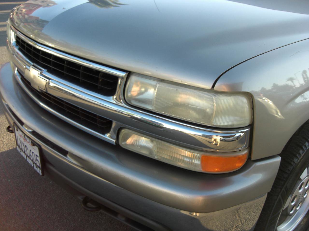 Used 2002 Chevrolet Suburban LT image 6
