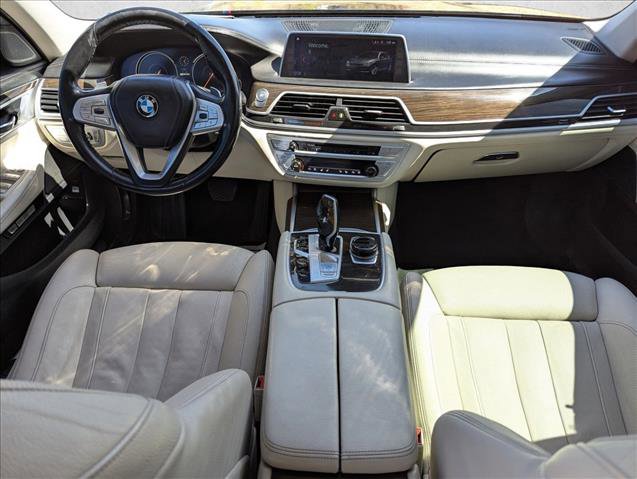 Used 2018 BMW 740e xDrive image 17