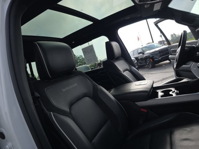 Used 2025 RAM 1500 Laramie AWD/4WD image 39