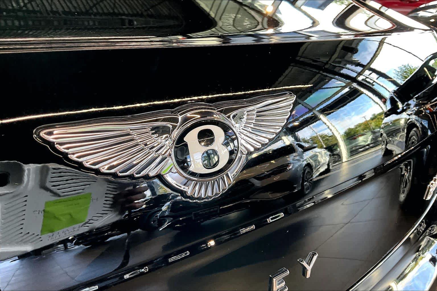 Used 2023 Bentley Flying Spur Plug-In Hybrid AWD/4WD image 30