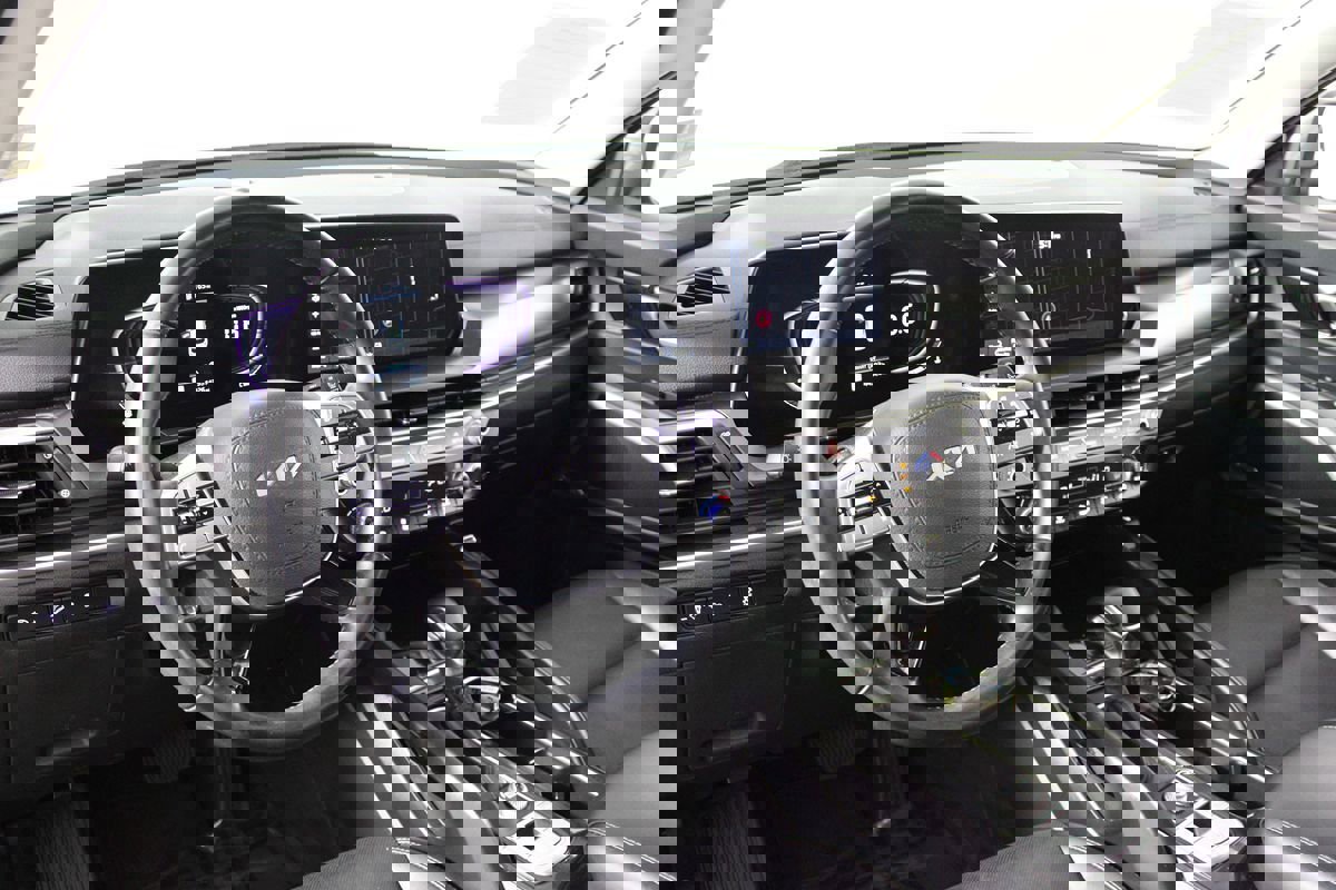 Used 2023 Kia Telluride S image 40