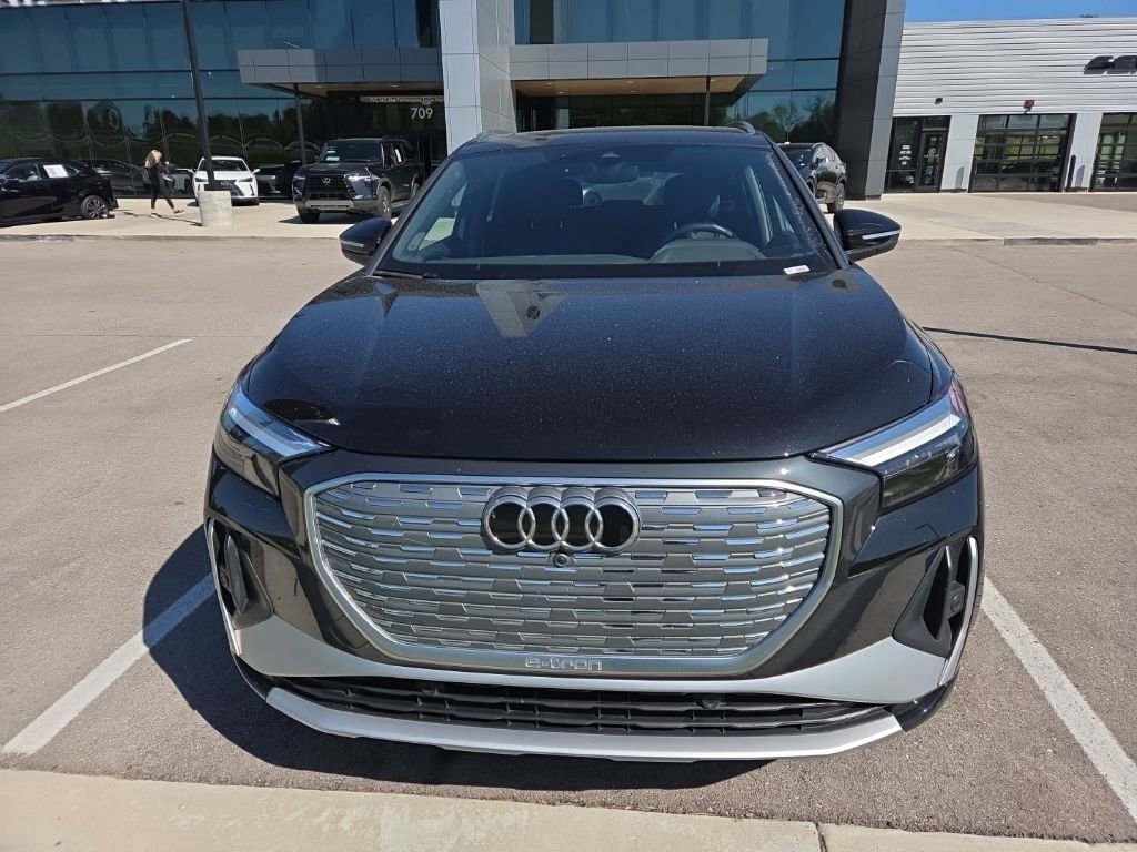 Used 2023 Audi Q4 e-tron Premium Plus AWD/4WD image 4