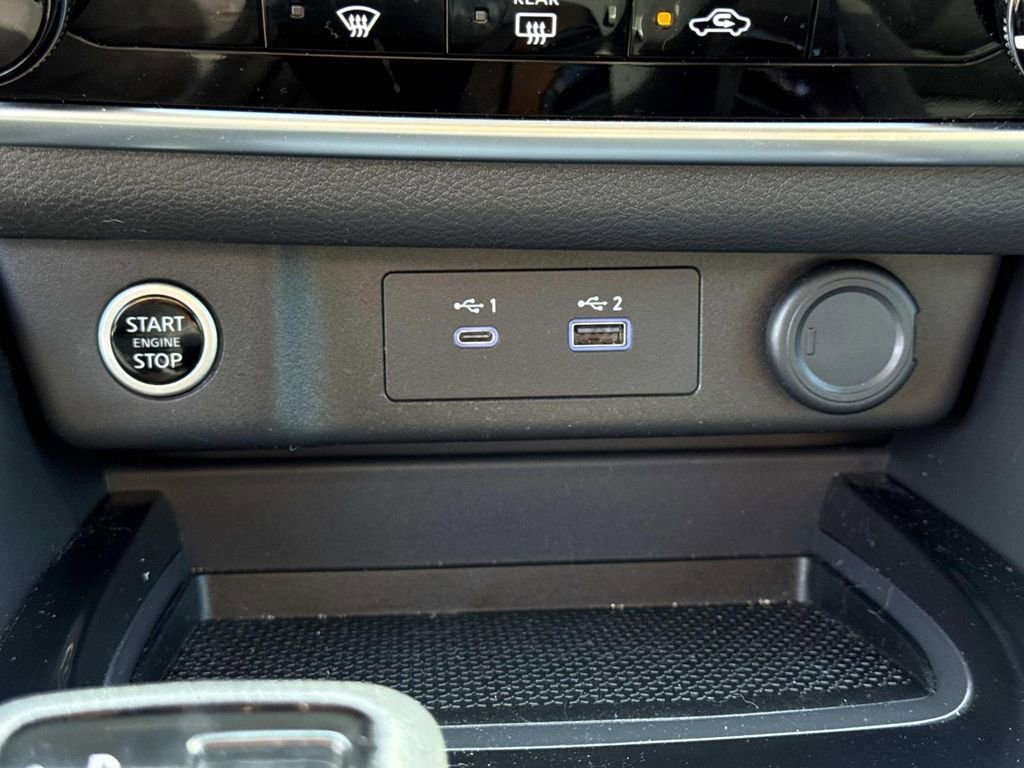 Certified 2023 Nissan Rogue S image 24