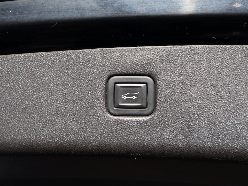 Used 2020 Chevrolet Blazer Premier w/ LPO, Black Grille Bar Package image 16