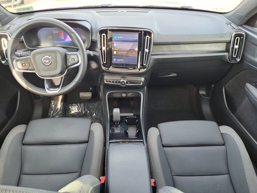 Used 2023 Volvo C40 Recharge Core image 13