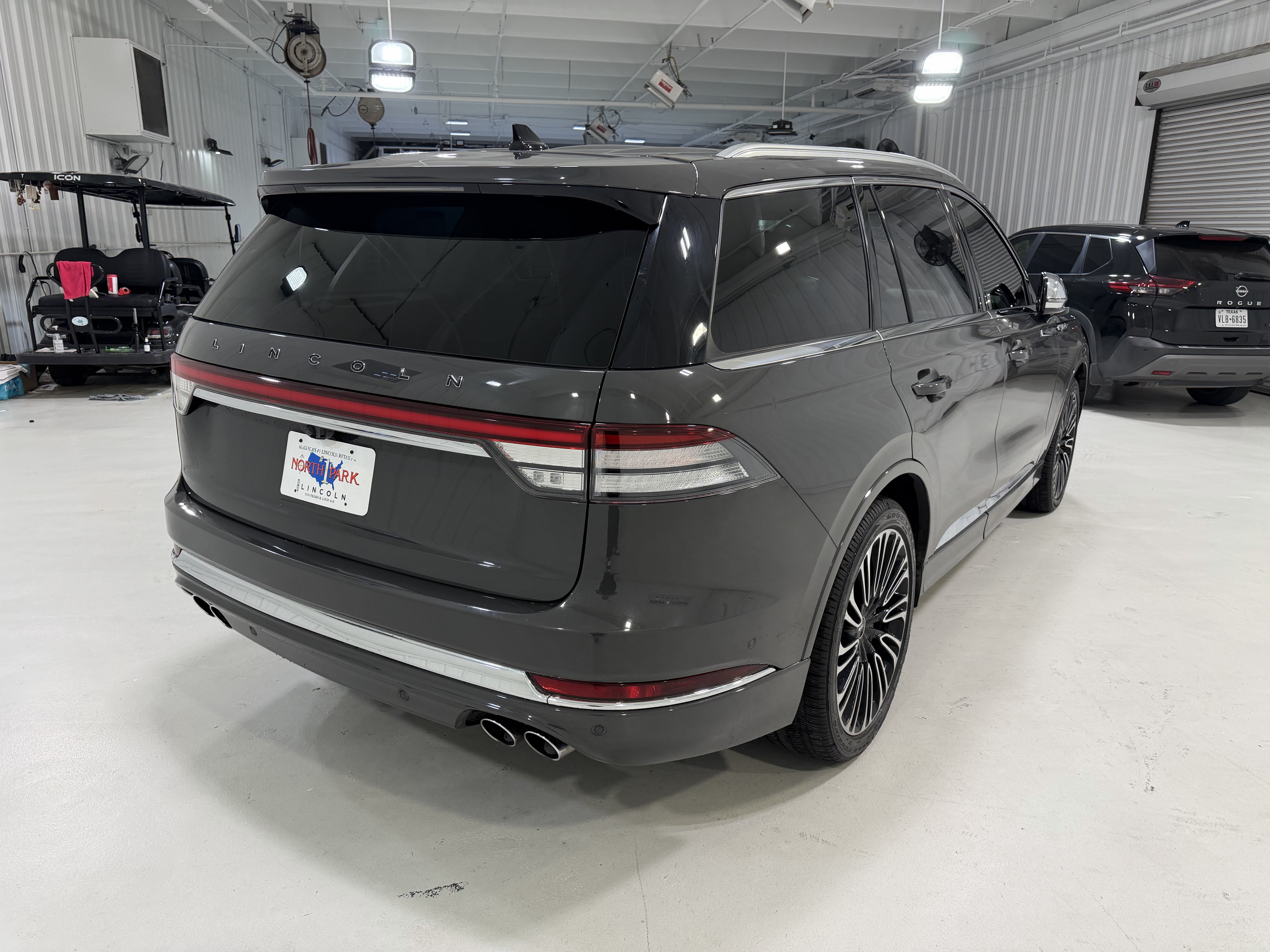 Used 2022 Lincoln Aviator Black Label AWD/4WD image 5