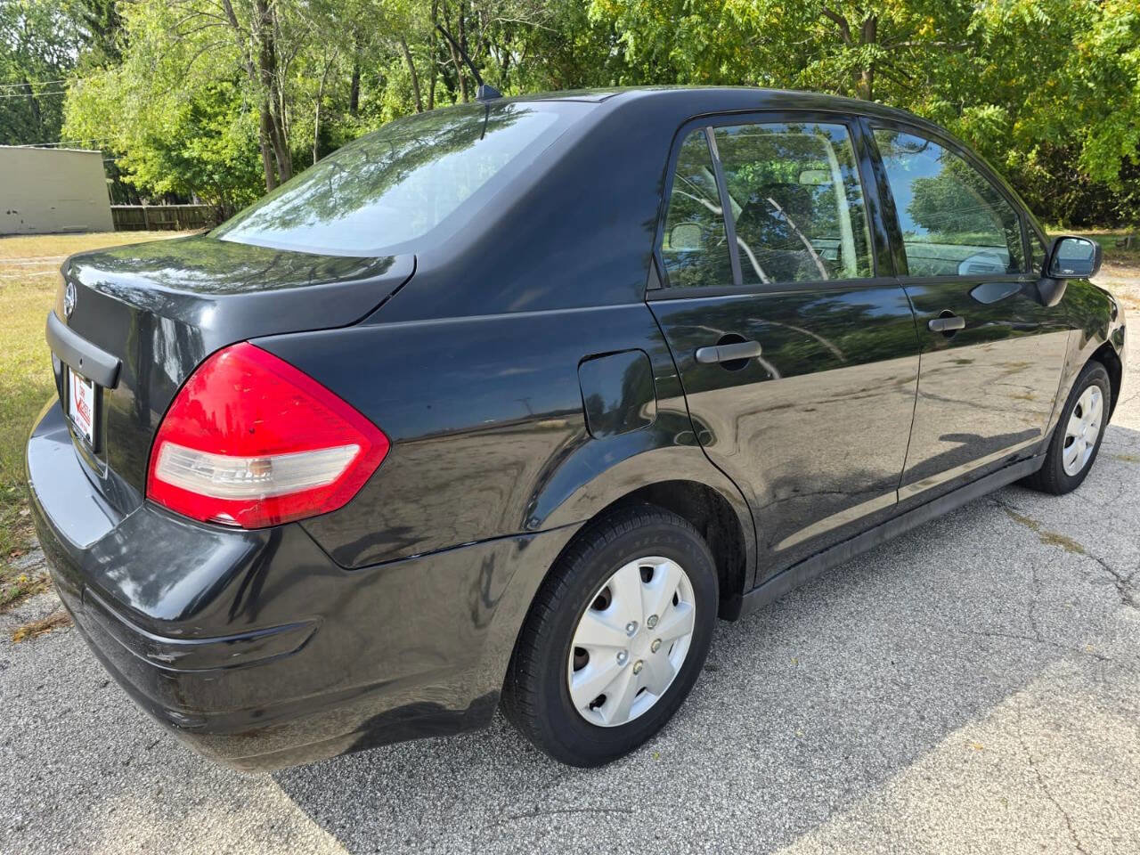 Used 2009 Nissan Versa 1.6 4dr Sedan 4A image 4