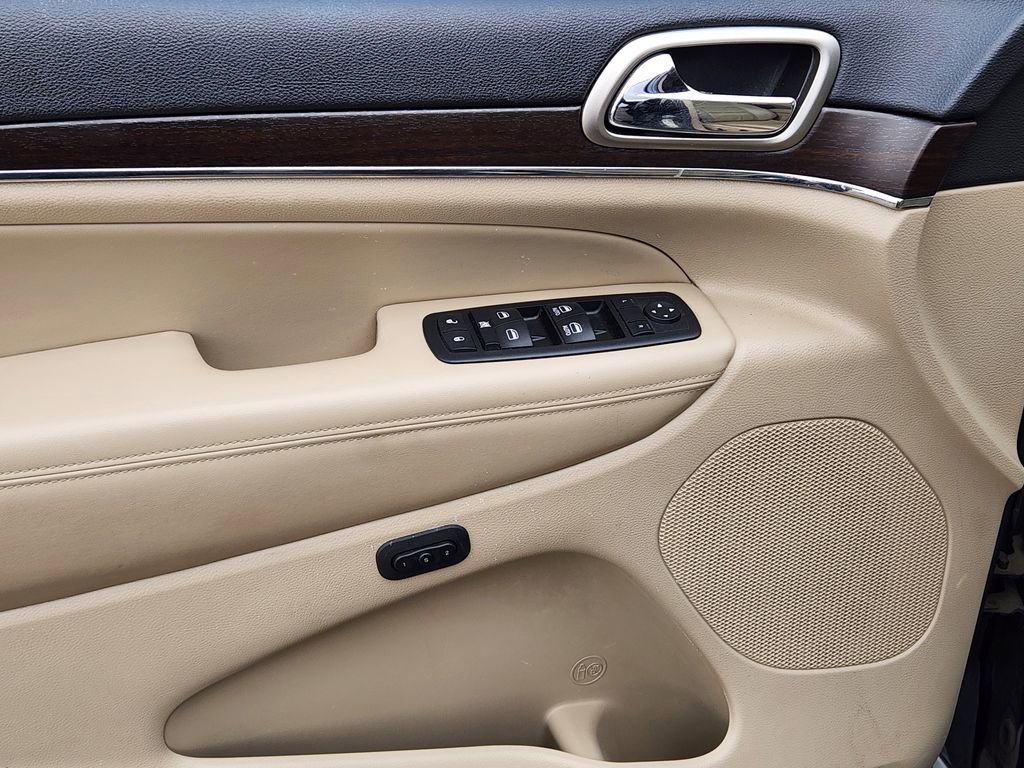 Used 2015 Jeep Grand Cherokee Limited image 14