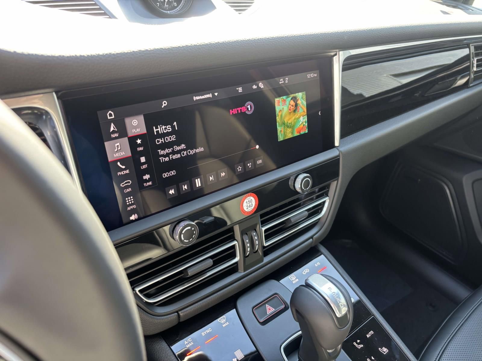 New 2026 Porsche Macan image 31