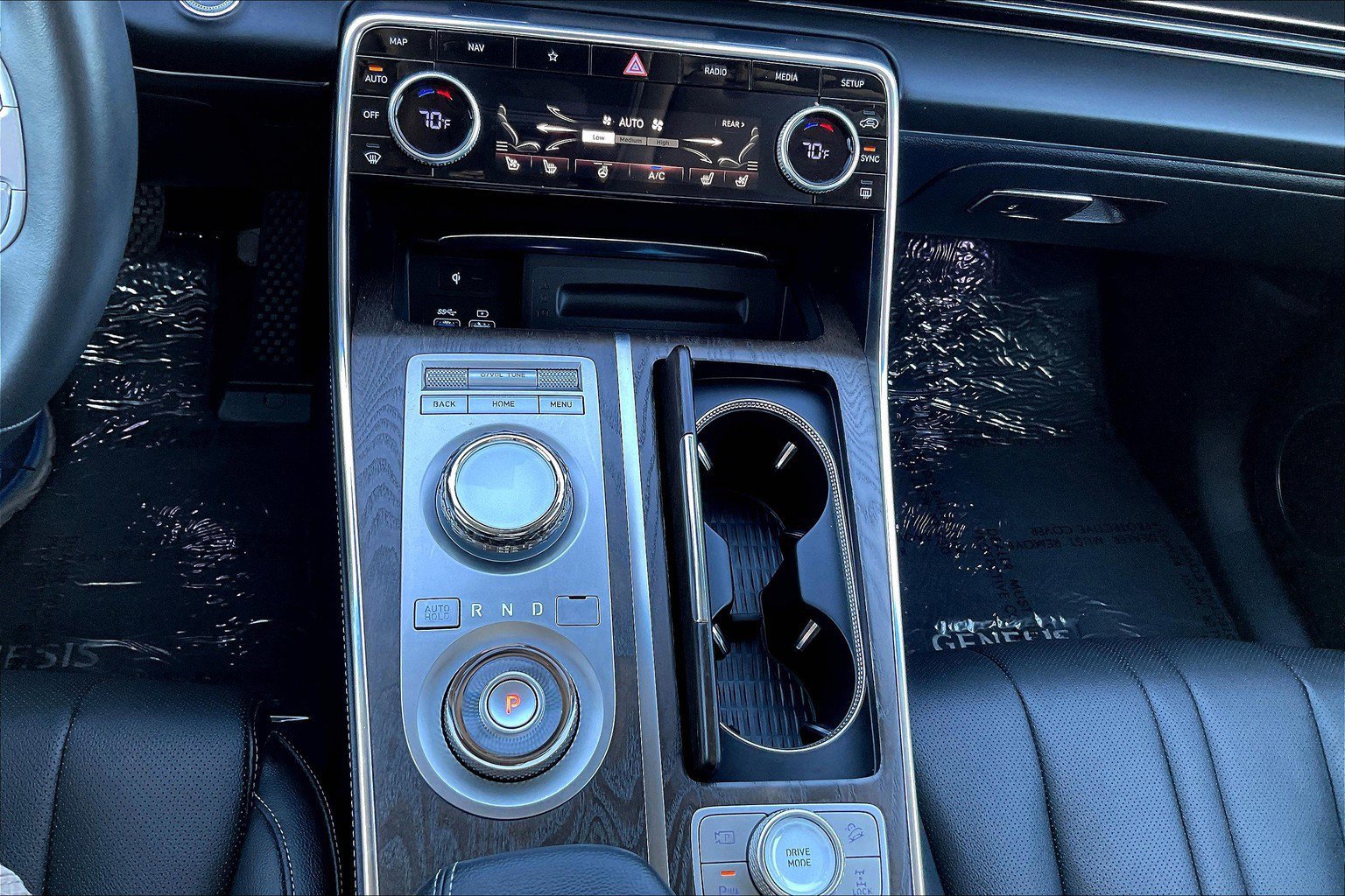 Used 2024 Genesis GV80 3.5T image 32