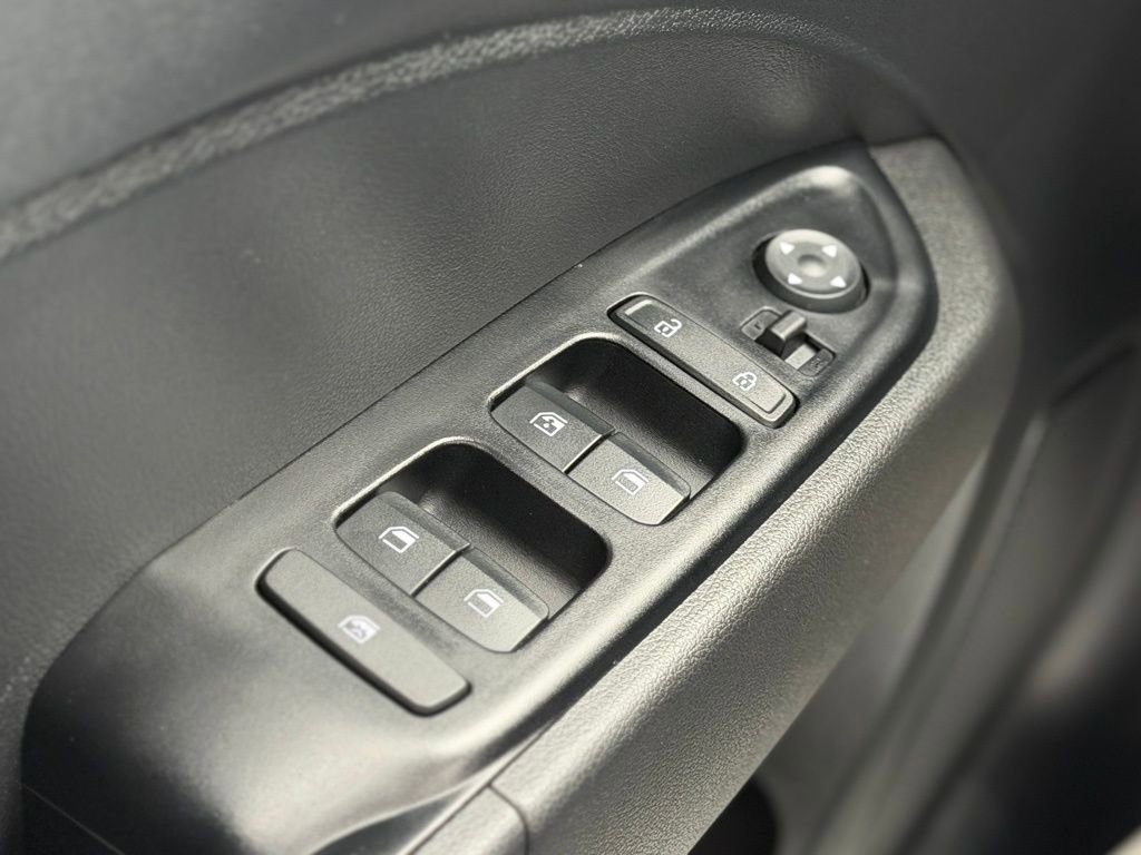 Used 2023 Hyundai Venue SEL w/ Cargo Package image 19