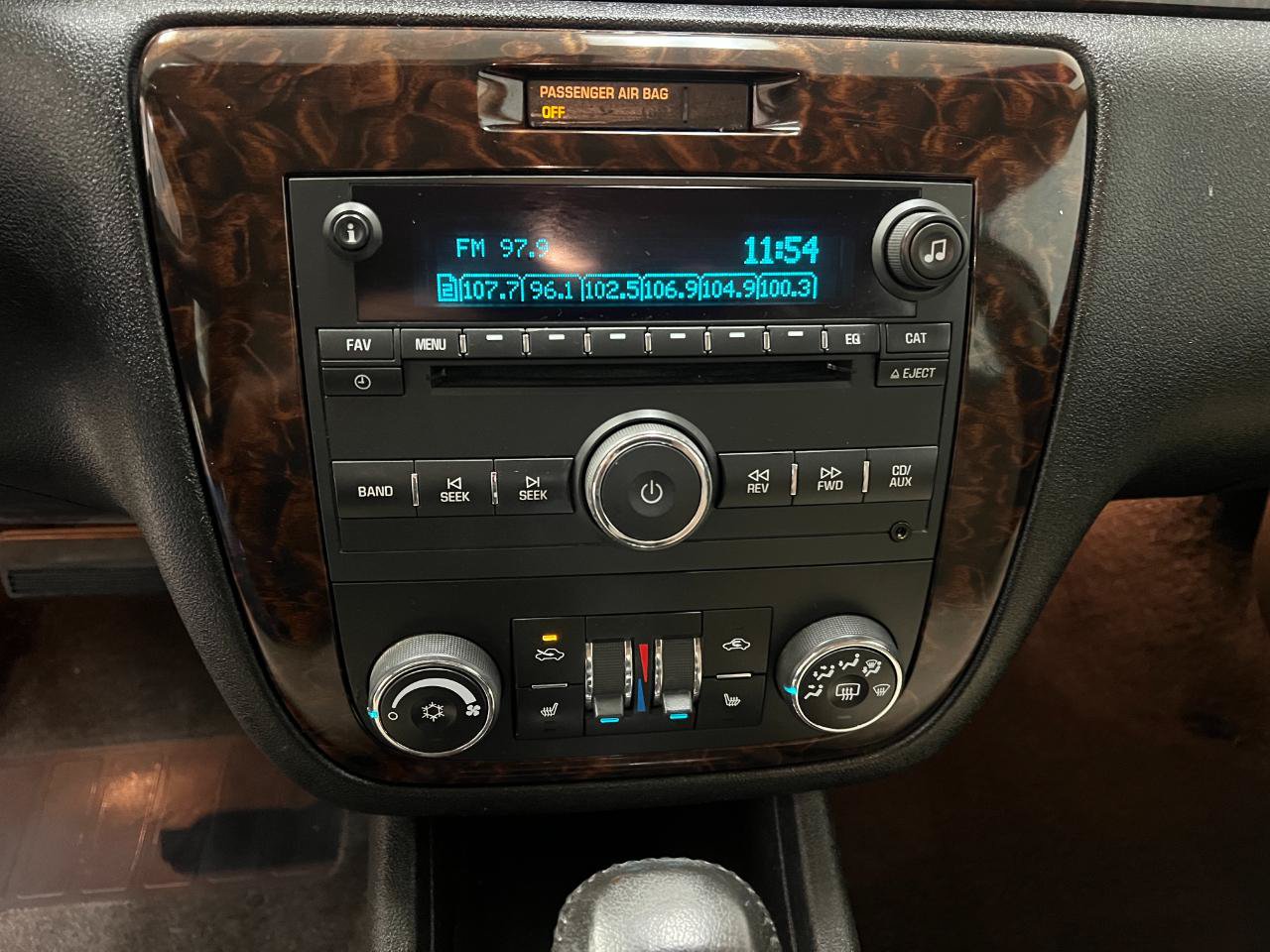 Used 2012 Chevrolet Impala LTZ FWD image 38