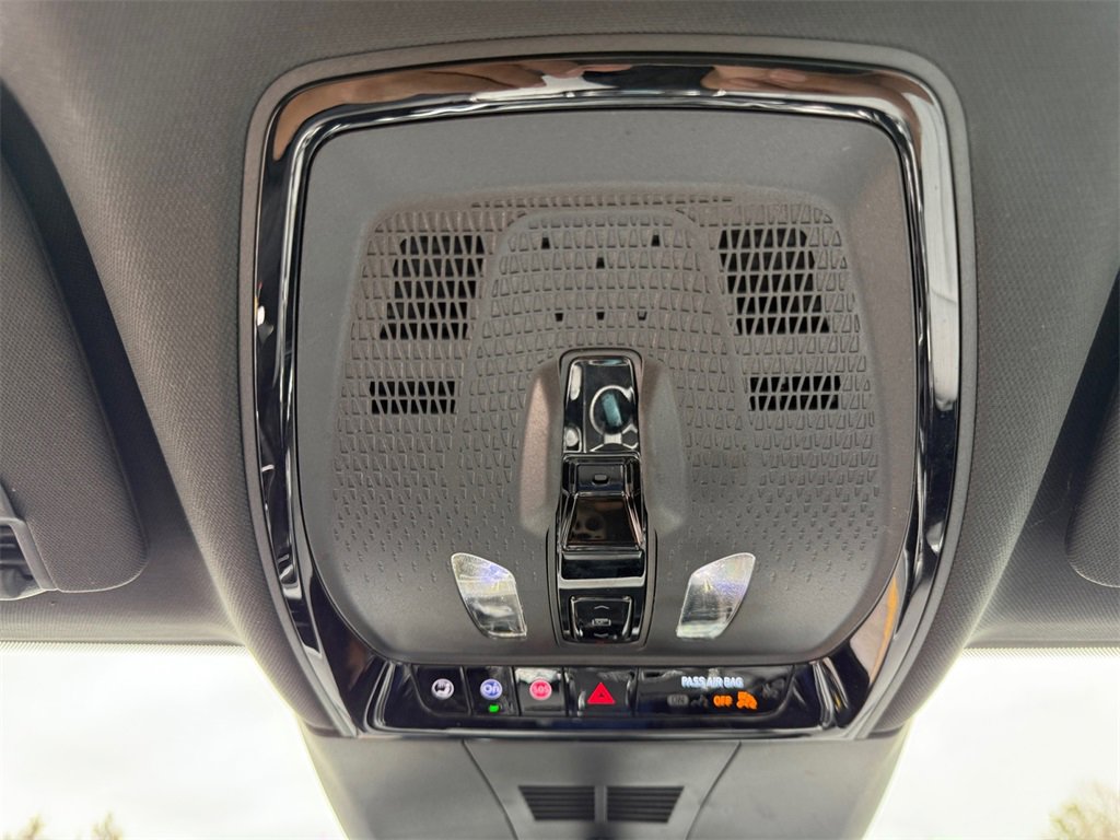 Used 2023 Cadillac Lyriq 2WD image 21