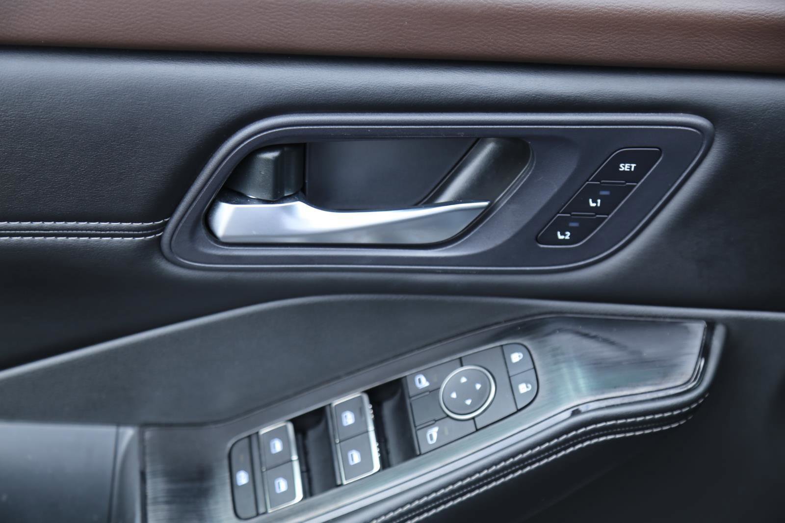 Used 2023 Nissan Rogue SL w/ SL Premium Package image 10