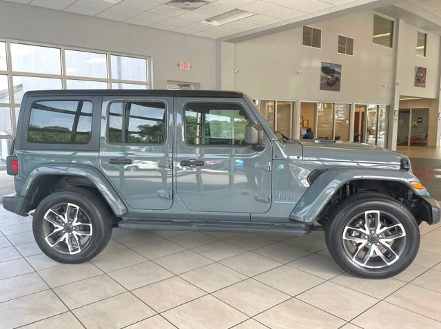 Certified 2024 Jeep Wrangler Unlimited w/ Convenience Group AWD/4WD image 10